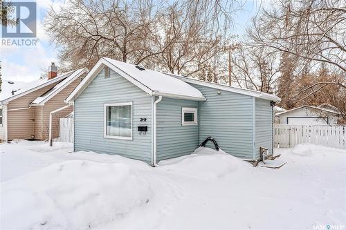 2414 Kelvin Avenue, Saskatoon, SK - Outdoor