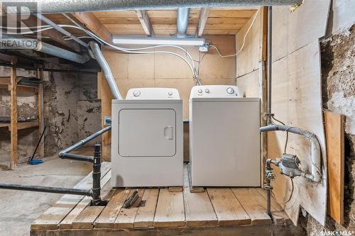 2414 Kelvin Avenue, Saskatoon, SK - Indoor Photo Showing Laundry Room