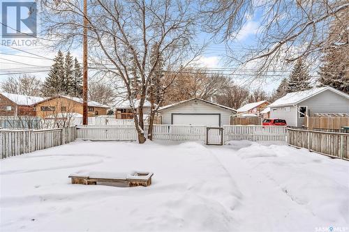 2414 Kelvin Avenue, Saskatoon, SK - Outdoor