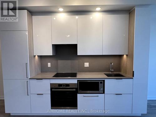 2305 - 28 Freeland Street, Toronto, ON - Indoor Photo Showing Kitchen