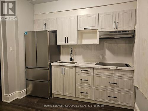 559 Ritson Road S, Oshawa, ON - Indoor Photo Showing Kitchen