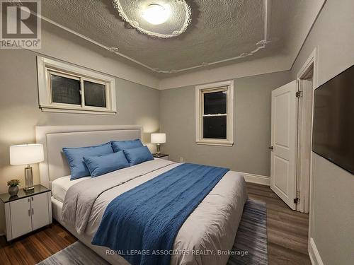 559 Ritson Road S, Oshawa, ON - Indoor Photo Showing Bedroom