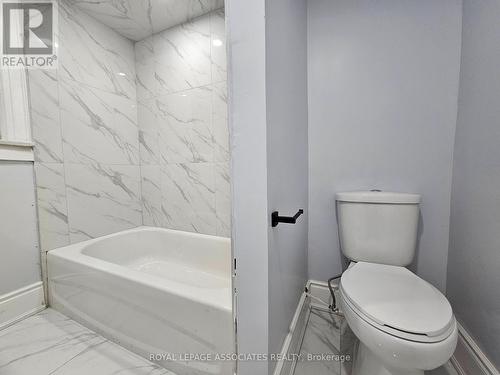 559 Ritson Road S, Oshawa, ON - Indoor Photo Showing Bathroom