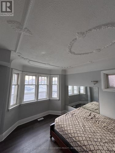 559 Ritson Road S, Oshawa, ON - Indoor Photo Showing Bedroom