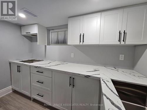 559 Ritson Road S, Oshawa, ON - Indoor Photo Showing Kitchen