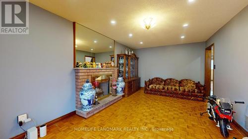 9755 Keele Street, Vaughan, ON - Indoor Photo Showing Other Room