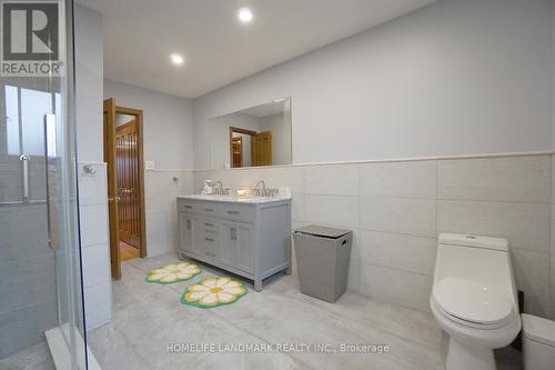 9755 Keele Street, Vaughan, ON - Indoor Photo Showing Bathroom