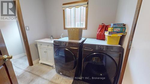 9755 Keele Street, Vaughan, ON - Indoor Photo Showing Laundry Room