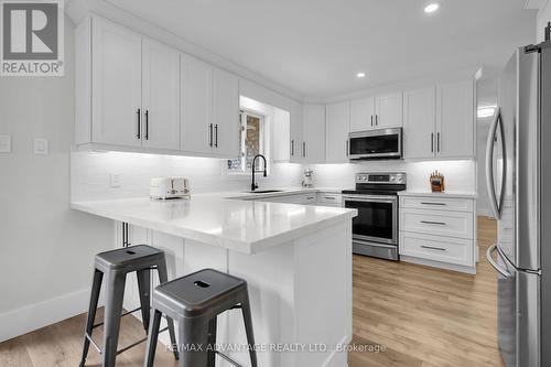 126 Brookfield Street, Middlesex Centre (Denfield), ON - Indoor Photo Showing Kitchen With Upgraded Kitchen