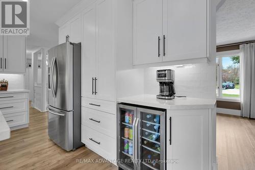 126 Brookfield Street, Middlesex Centre (Denfield), ON - Indoor Photo Showing Kitchen With Upgraded Kitchen