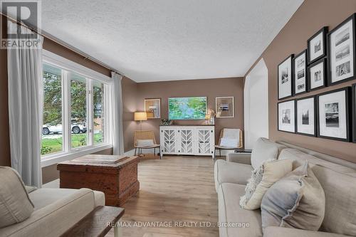 126 Brookfield Street, Middlesex Centre (Denfield), ON - Indoor Photo Showing Living Room