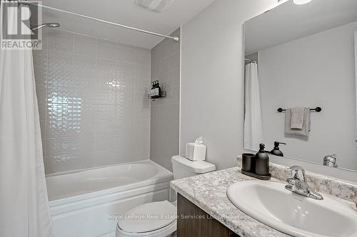 3074 Cascade, Oakville (1010 - Jm Joshua Meadows), ON - Indoor Photo Showing Bathroom