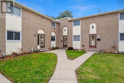 89 - 151 Gateshead Crescent, Hamilton, ON - Outdoor With Facade