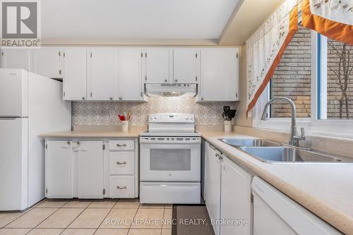 89 - 151 Gateshead Crescent, Hamilton, ON - Indoor Photo Showing Kitchen With Double Sink