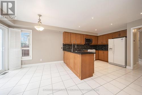 26 National Crescent, Brampton, ON - Indoor Photo Showing Kitchen