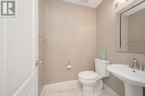 26 National Crescent, Brampton, ON - Indoor Photo Showing Bathroom