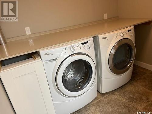 120 Pine Street, Caronport, SK - Indoor Photo Showing Laundry Room