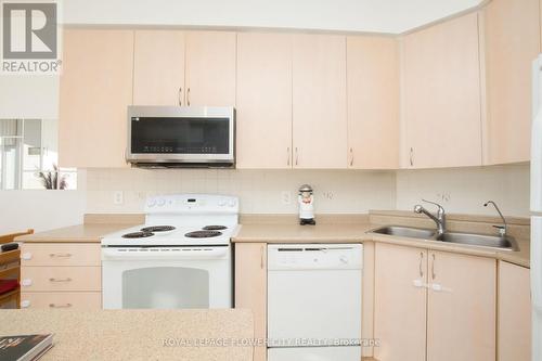 2603 - 223 Webb Drive, Mississauga, ON - Indoor Photo Showing Kitchen With Double Sink