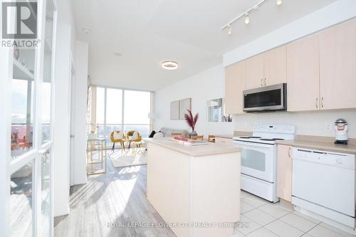 2603 - 223 Webb Drive, Mississauga, ON - Indoor Photo Showing Kitchen