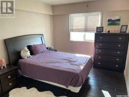 703 537 4Th Avenue N, Saskatoon, SK - Indoor Photo Showing Bedroom