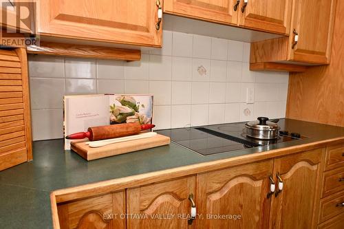 1932 Gore Line N, Whitewater Region, ON - Indoor Photo Showing Kitchen