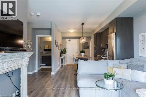 302 - 10 Esplanade Lane, Grimsby, ON - Indoor Photo Showing Living Room