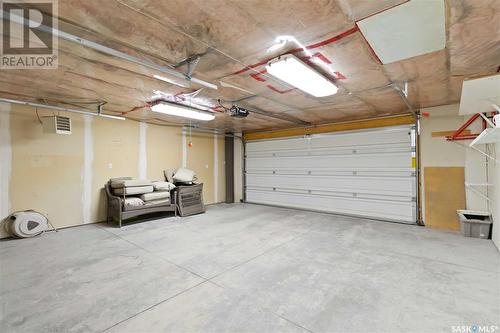 110 Adelaide Street E, Saskatoon, SK - Indoor Photo Showing Garage