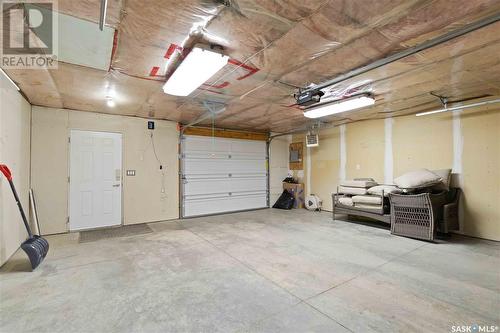 110 Adelaide Street E, Saskatoon, SK - Indoor Photo Showing Garage