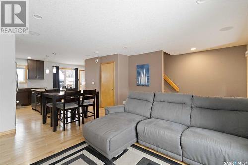 110 Adelaide Street E, Saskatoon, SK - Indoor Photo Showing Living Room