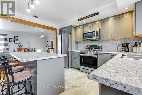 853 Haldimand Crescent N, Cornwall, ON - Indoor Photo Showing Kitchen With Double Sink With Upgraded Kitchen