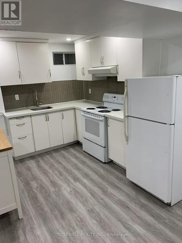 Bsmt - 10 Marshall Crescent, Ajax, ON - Indoor Photo Showing Kitchen