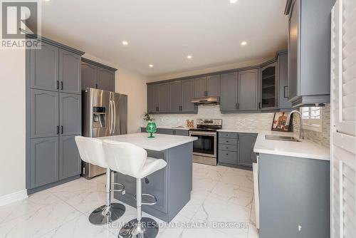 3 Carmel Crescent, Brampton, ON - Indoor Photo Showing Kitchen With Upgraded Kitchen