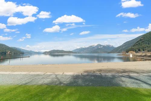 3 160 Esplanade Avenue, Harrison Hot Springs, BC 