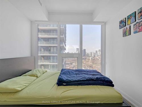 4802-181 Dundas St E, Toronto, ON - Indoor Photo Showing Bedroom