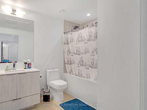 4802-181 Dundas St E, Toronto, ON - Indoor Photo Showing Bathroom