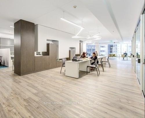 4802-181 Dundas St E, Toronto, ON - Indoor