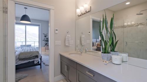 1786 Viewpoint Drive, West Kelowna, BC - Indoor Photo Showing Bathroom