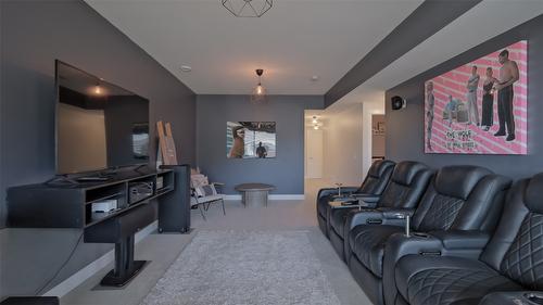 1786 Viewpoint Drive, West Kelowna, BC - Indoor Photo Showing Living Room