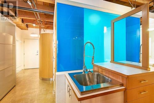 203 55 E Cordova Street, Vancouver, BC - Indoor Photo Showing Kitchen