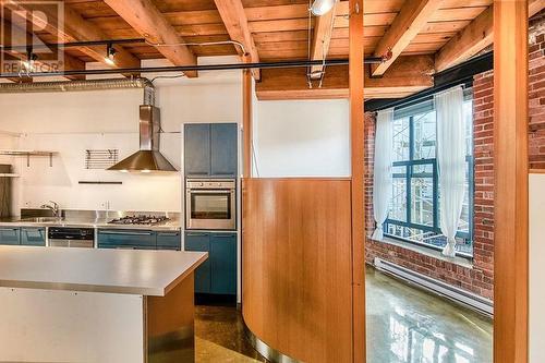 203 55 E Cordova Street, Vancouver, BC - Indoor Photo Showing Kitchen