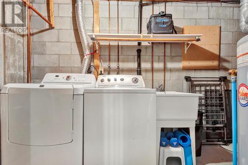 2125 Burtch Road Unit# 109, Kelowna, BC - Indoor Photo Showing Laundry Room