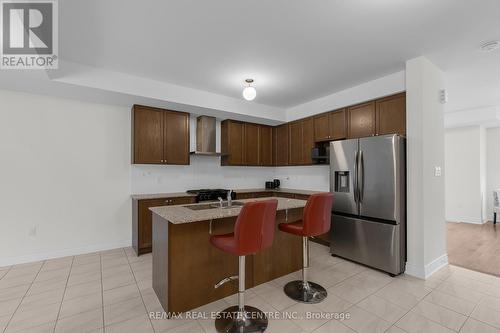 211 Tennant Circle, Vaughan, ON - Indoor Photo Showing Kitchen