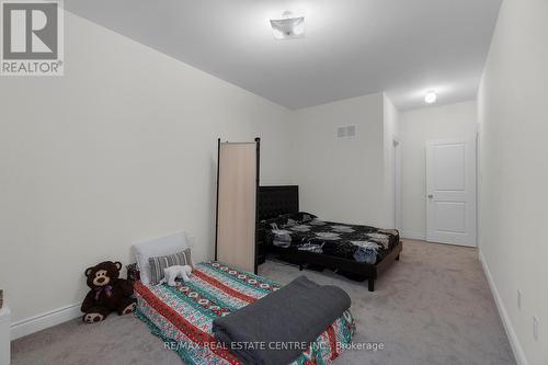 211 Tennant Circle, Vaughan, ON - Indoor Photo Showing Bedroom