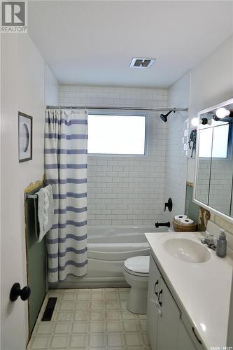 212 3Rd Avenue E, Shellbrook, SK - Indoor Photo Showing Bathroom