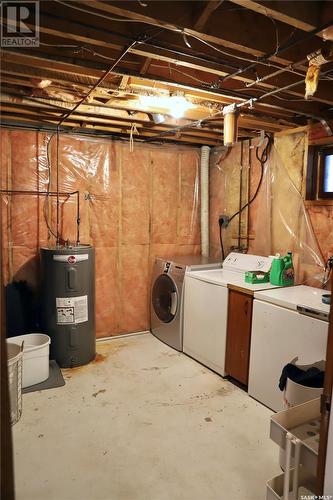 212 3Rd Avenue E, Shellbrook, SK - Indoor Photo Showing Laundry Room