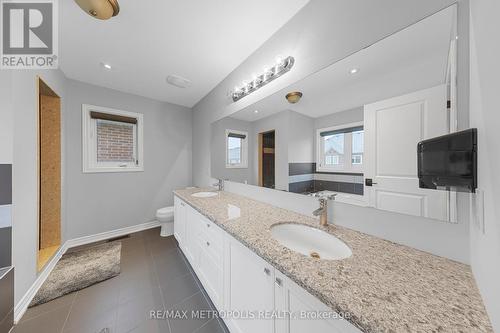 118 Lorne Thomas Place, New Tecumseth, ON - Indoor Photo Showing Bathroom