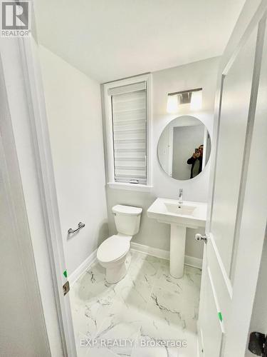 23 Kinver Private, Ottawa, ON - Indoor Photo Showing Bathroom