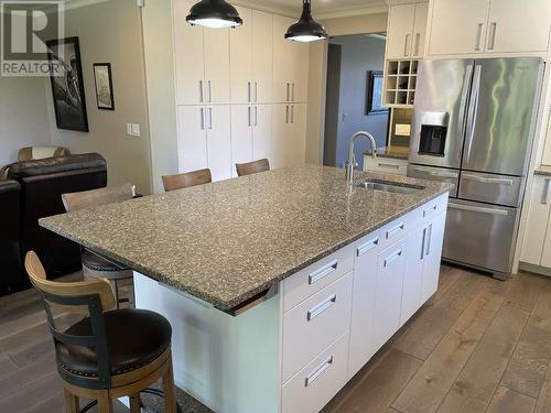 2330 Butt Road Unit# 329, West Kelowna, BC - Indoor Photo Showing Kitchen With Stainless Steel Kitchen