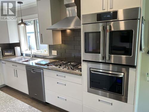 2330 Butt Road Unit# 329, West Kelowna, BC - Indoor Photo Showing Kitchen With Stainless Steel Kitchen With Double Sink With Upgraded Kitchen