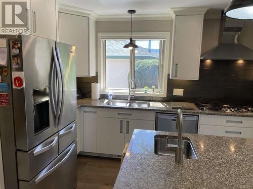 2330 Butt Road Unit# 329, West Kelowna, BC - Indoor Photo Showing Kitchen With Stainless Steel Kitchen With Double Sink With Upgraded Kitchen